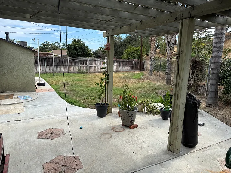 2806 N H St — Photo 22