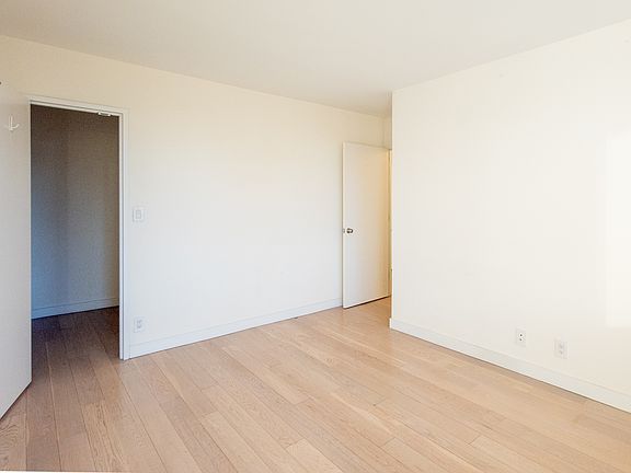 5th image of 301 W 53rd St APT 10B