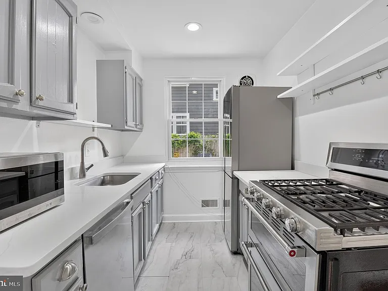 9315 Linden Ave — Photo 10