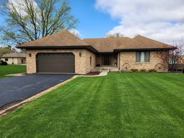 501 Walnut St, Hinckley, IL 60520