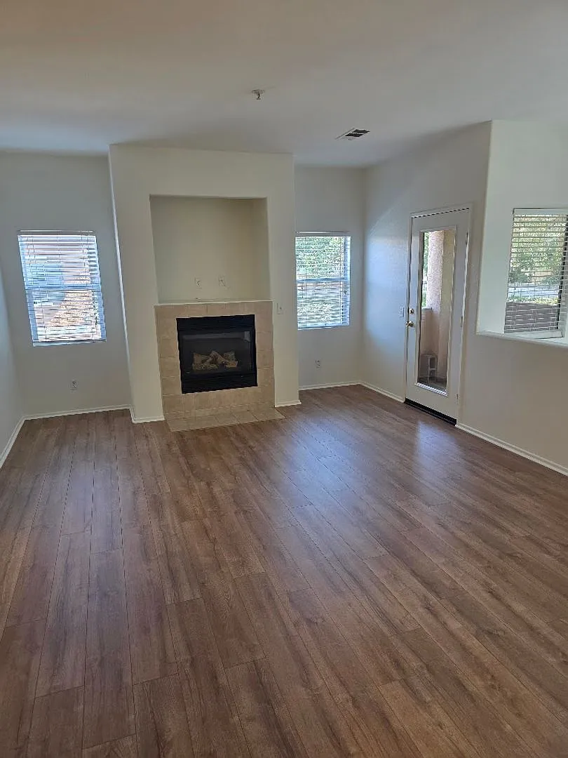 Renovated 2 Bedroom Townhome with Attached Garage — Photo 3