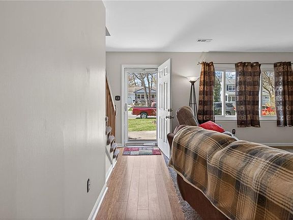 4th image of 136 Harrington Rd