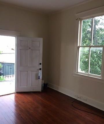 3rd image of 1015 Bellecastle St #1/2