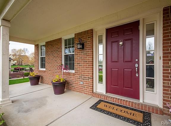 2nd image of 950 Denbar Ct