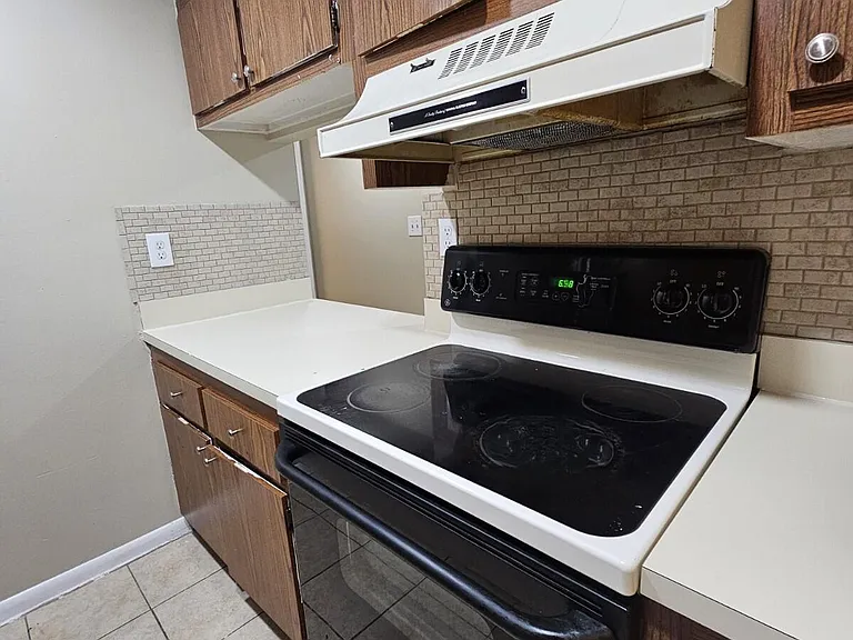 1900 N Congress Ave #206 — Photo 7