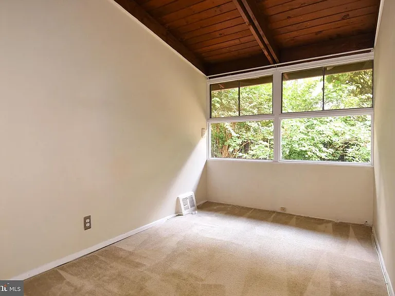3415 Gallows Rd — Photo 16