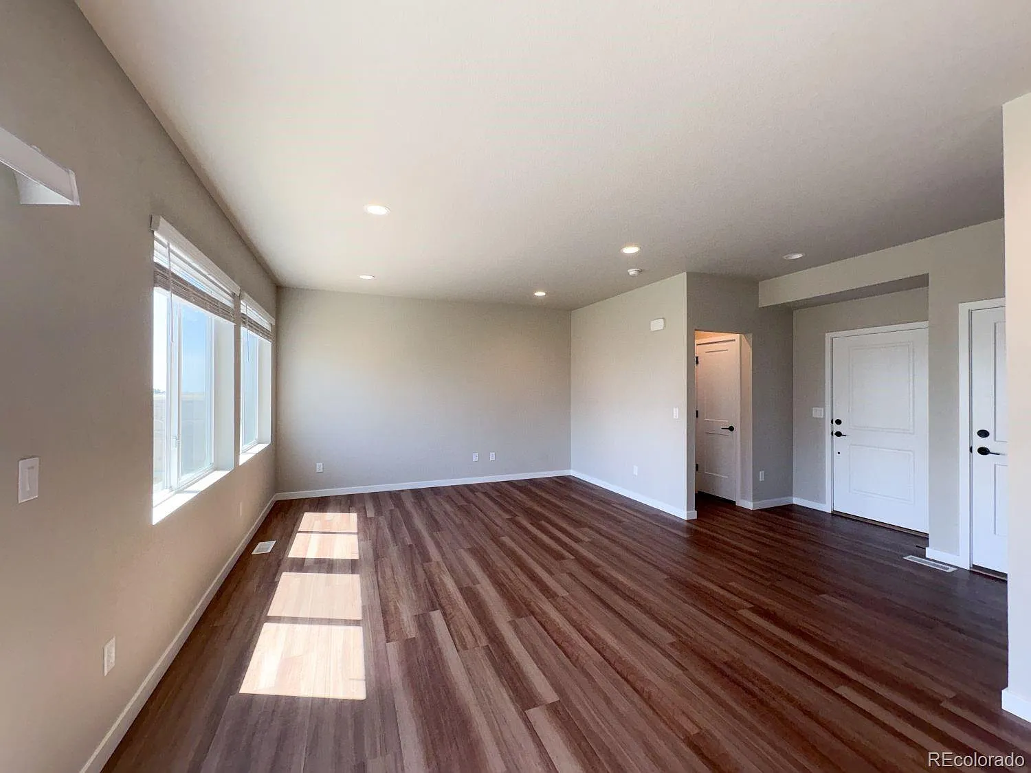4 bed, 2.5 bath, 1564 sqft, $2,150 — Photo 3