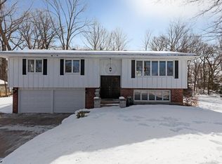 7551 N Shore Cir N, Forest Lake, MN 55025