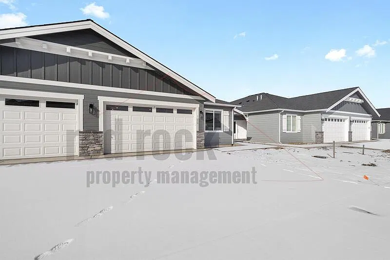 3 bed, 2.0 bath, 1638 sqft, $2,350 — Photo 3