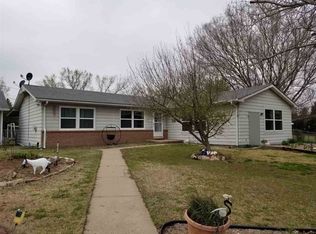 2220 W 6th Ave, Winfield, KS 67156