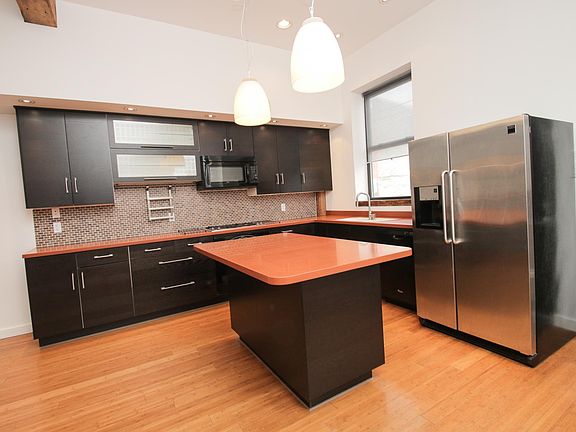 2nd image of 2088 E Dauphin St