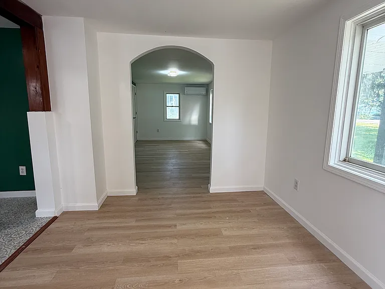 4374 E River Rd — Photo 7