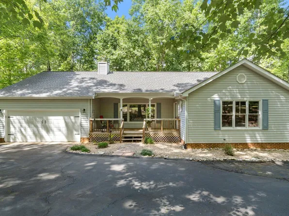 17 Fairway Dr, Palmyra, VA 22963