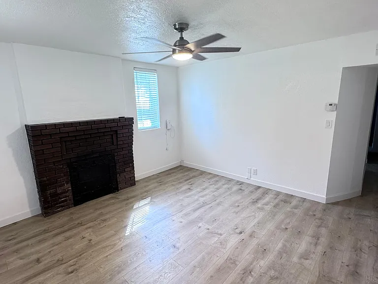 1008 S Lake St — Photo 5