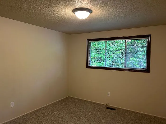 12315 SE Mount Scott Blvd — Photo 15