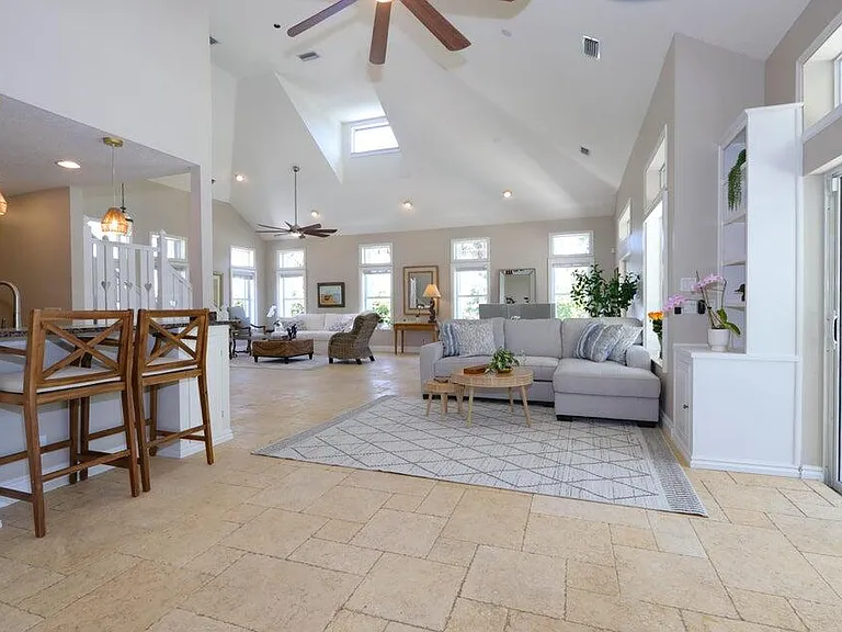 400 Seaside Ln — Photo 5