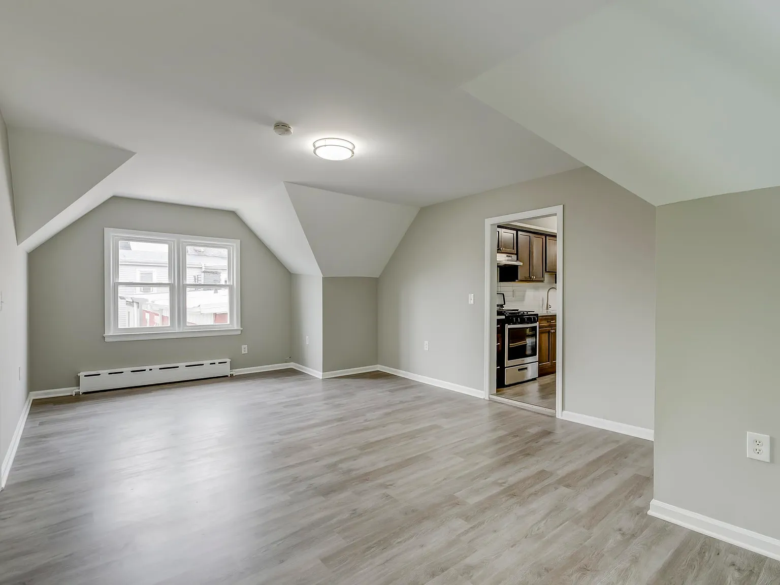 2 bed, 1.0 bath, $1,995 — Photo 4