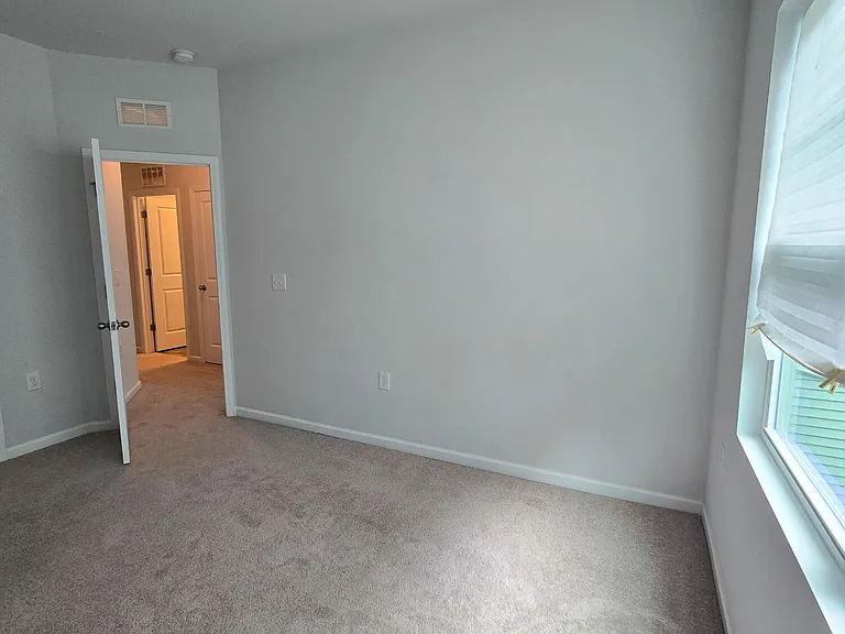 6137 Beale Loop — Photo 32