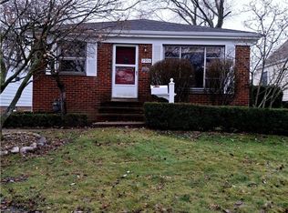 2903 Center Dr, Parma, OH 44134