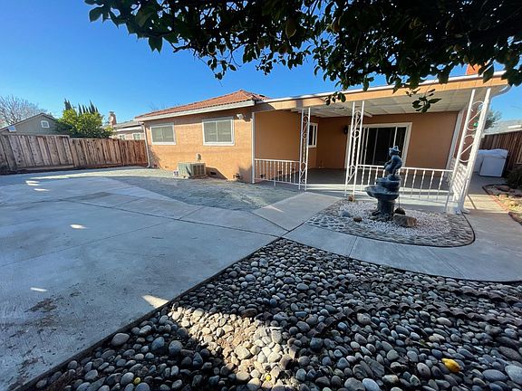 4th image of 2496 Sturla Dr
