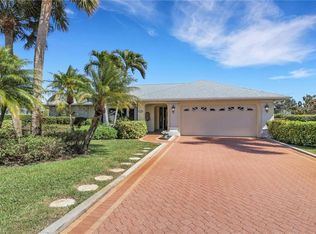 318 Burning Tree Dr, Naples, FL 34105