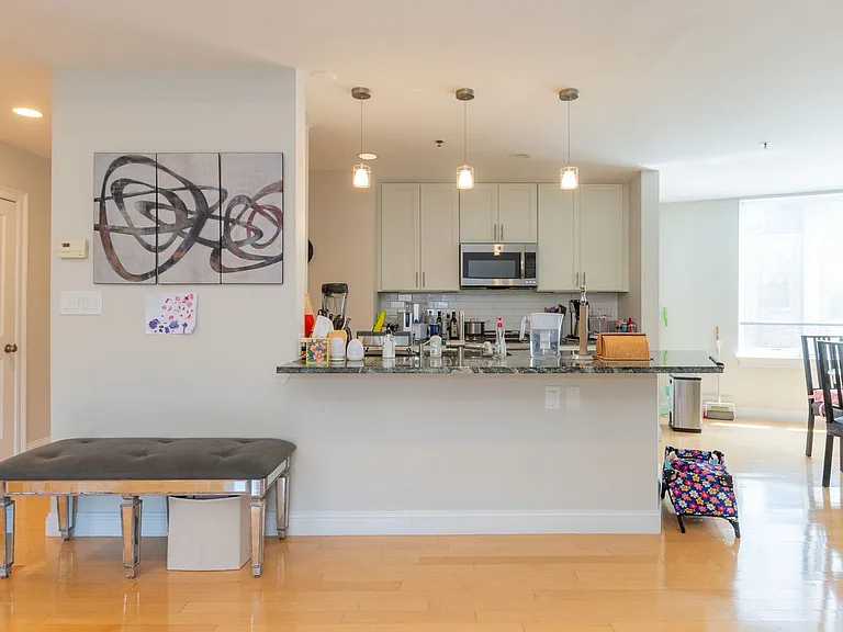 1602 Beacon St #403 — Photo 2