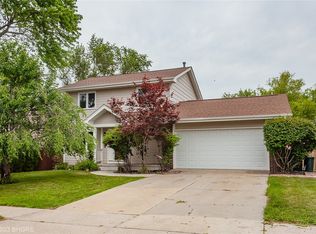 445 Gray Ave, Waukee, IA 50263