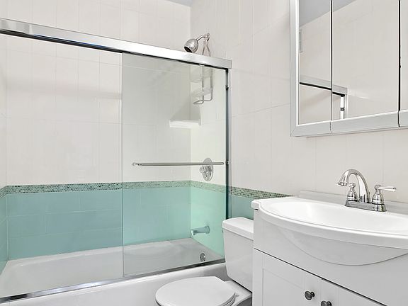 4th image of 157 E 32nd St APT 4D