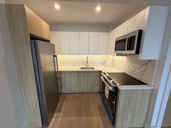4th image of 1173 Rogers Ave APT 5C