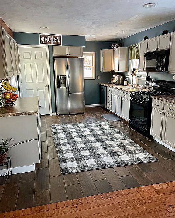2nd image of 4549 Maple Grove Rd