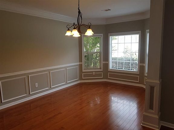 2nd image of 878 Edgeley Ln