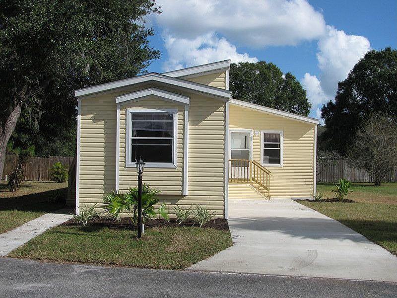 1st image of 3356 Bay Oaks Dr