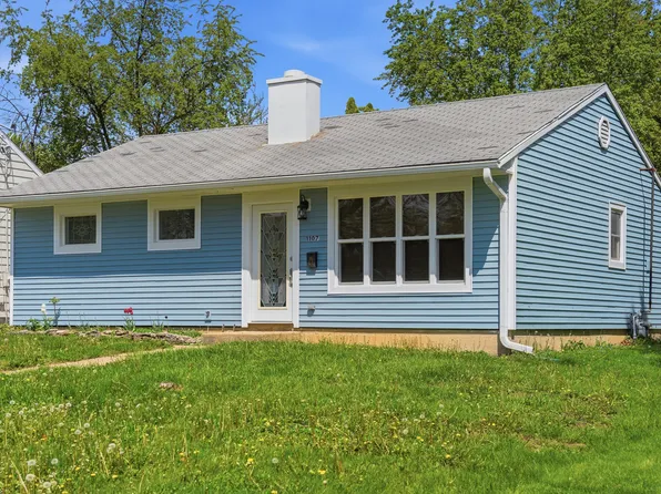 1107 University St, Dixon, IL 61021