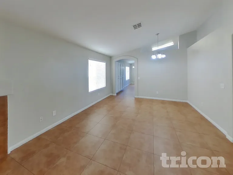 7020 Overhill Ave — Photo 2