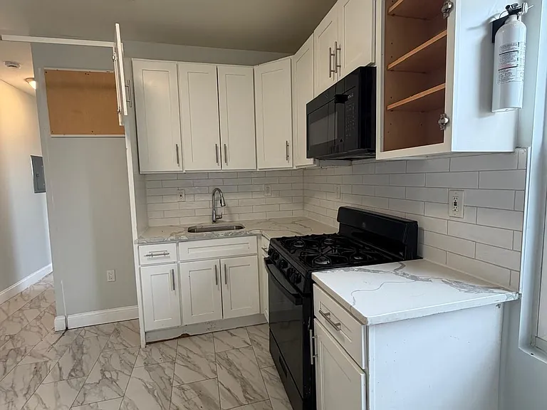 480 Avon Ave — Photo 6