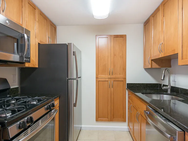 68 Gerry Rd #G6 — Photo 1
