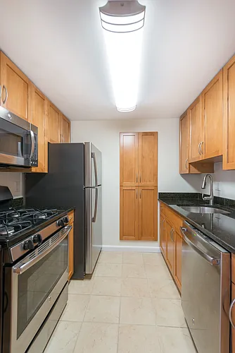 68 Gerry Rd Photo 1