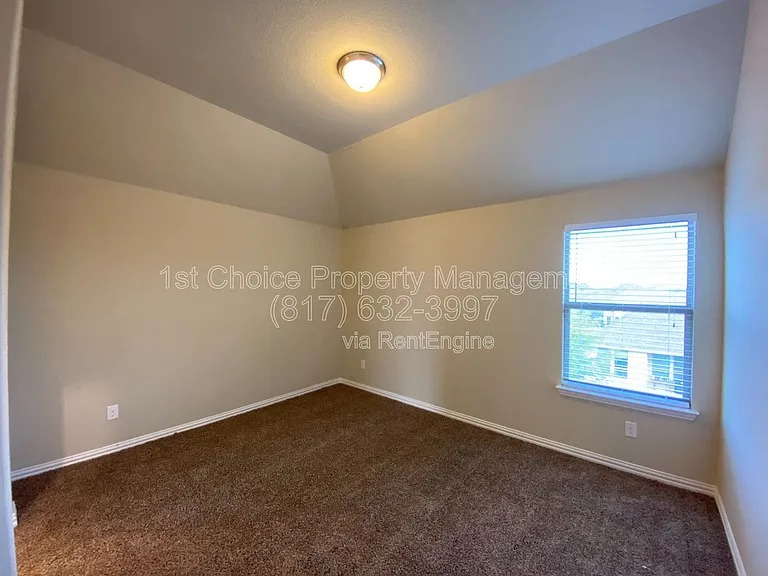 927 Bentley Dr — Photo 28