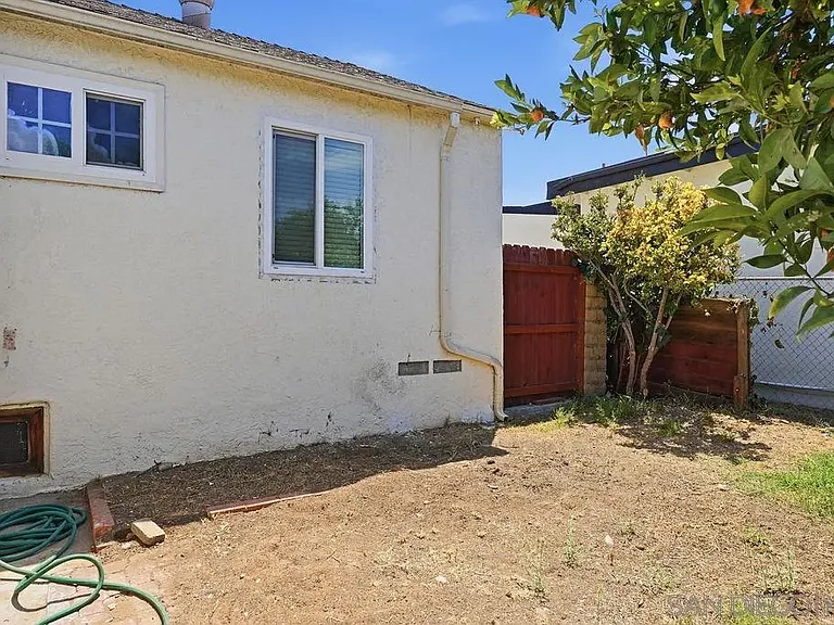 3942 Casita Way — Photo 33