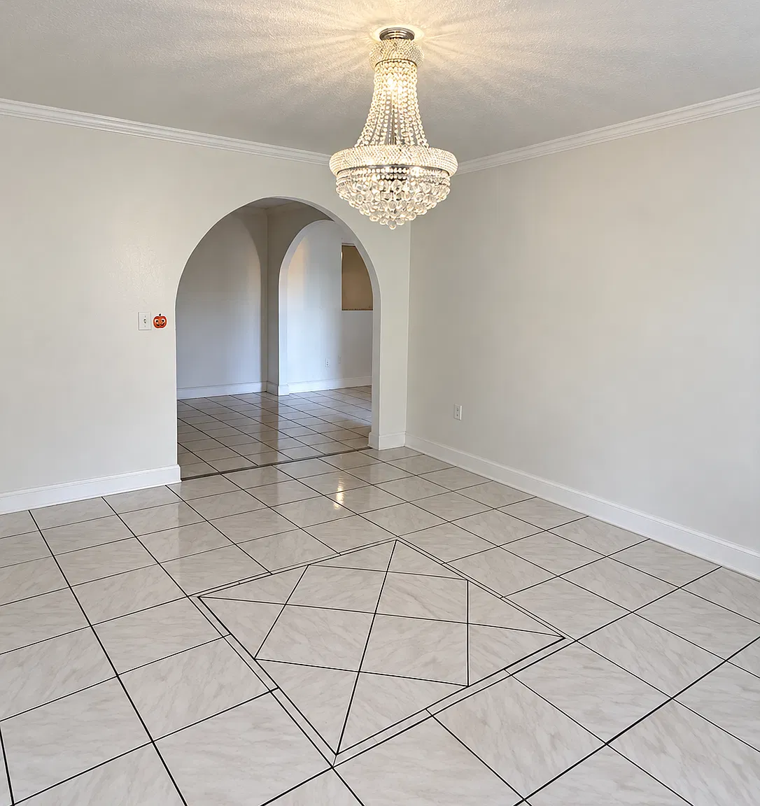 4 bed, 1175 sqft, $2,300 — Photo 2