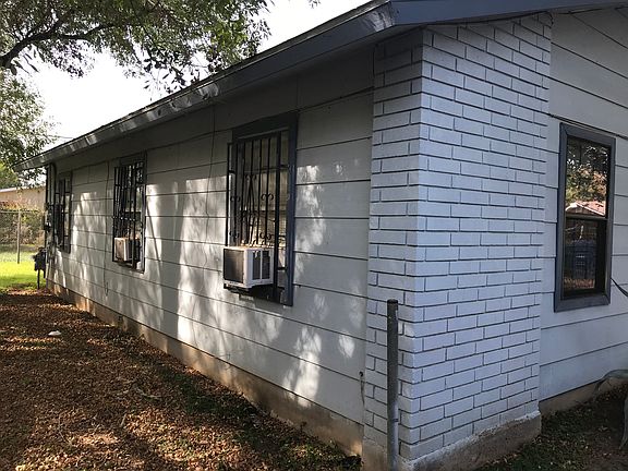5th image of 2726 Lagoon Dr