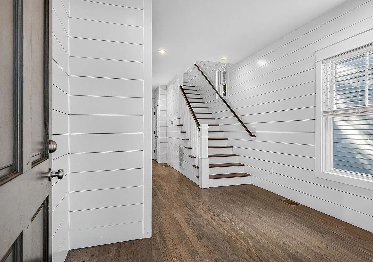 5 E Hampstead Square — Photo 4