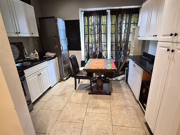 2nd image of 1001 Anderson Ave APT 42
