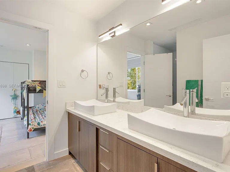 2908 Virginia St #2908 — Photo 13