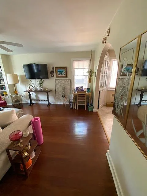 1 bed, 550 sqft, $950 — Photo 2