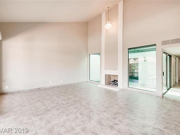 5th image of 2548 La Fortuna Ave