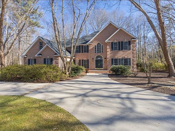 2nd image of 1104 Thornehill Dr