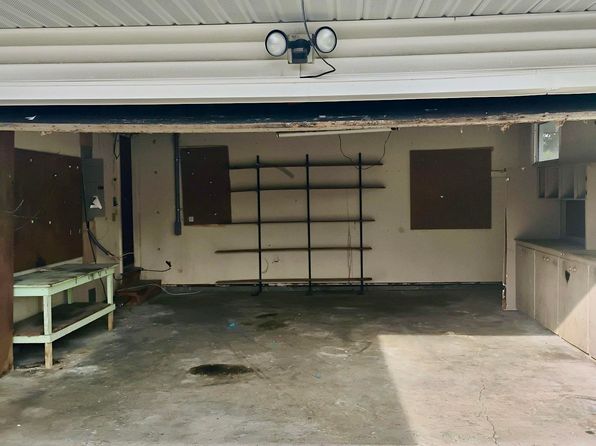 1117 E Ash St, Herrin, IL 62948