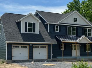 18 Sunset Ln, New Hampton, NY 10958