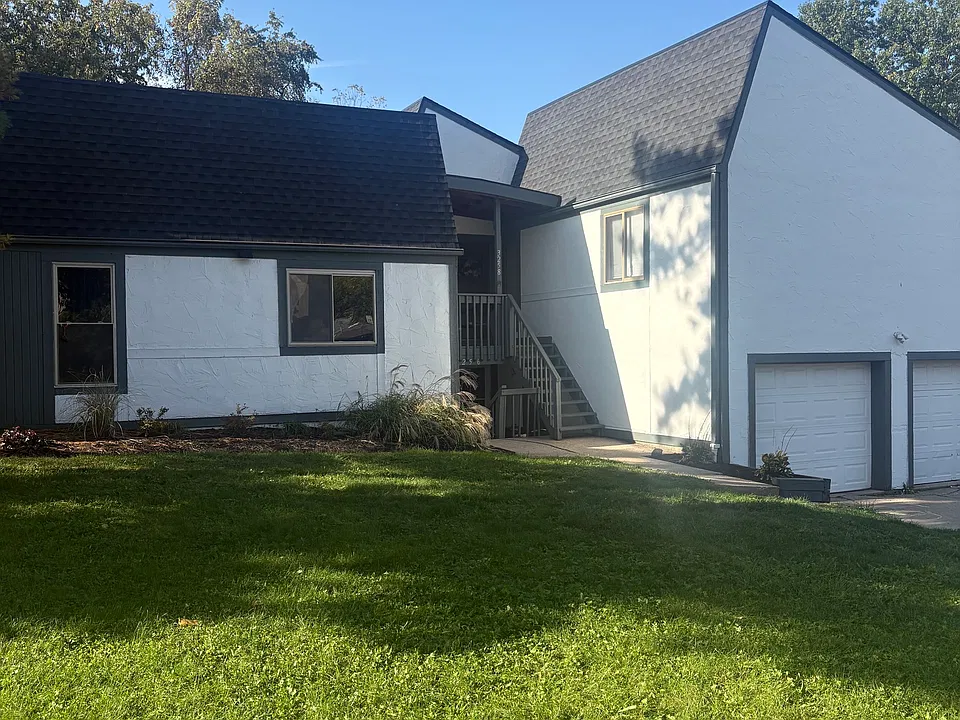3258 Rainier Ave